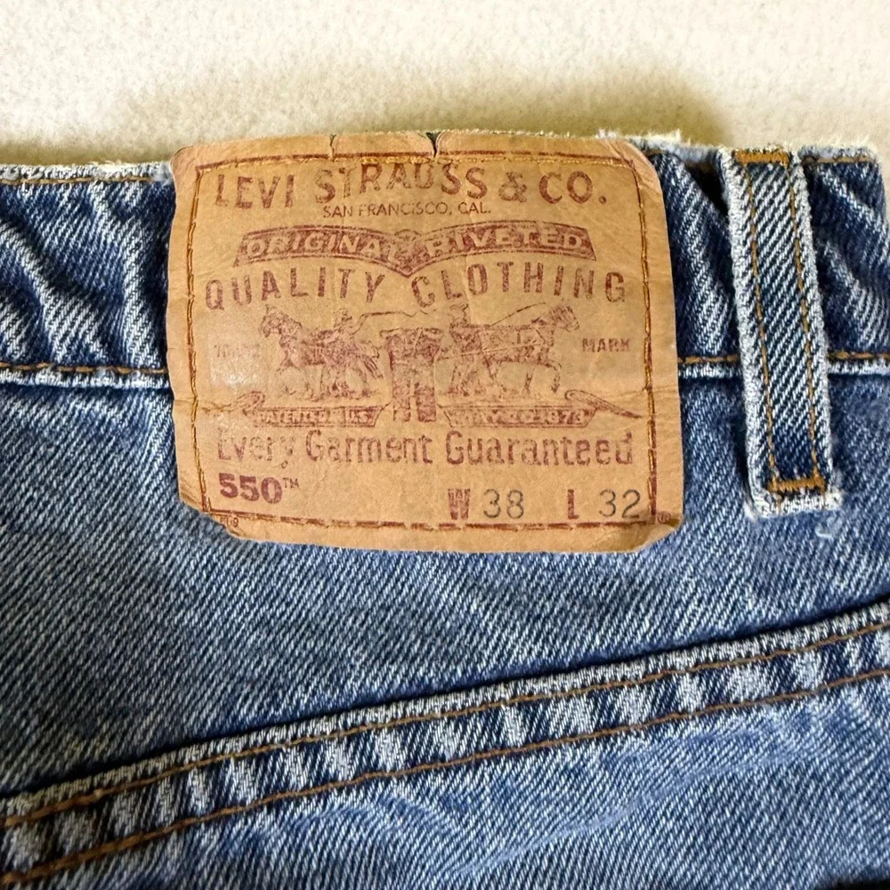 Levis 550 Relaxed Fit Tapered Leg Jeans Mens 38x32 Medium Wash Blue Vintage 90s